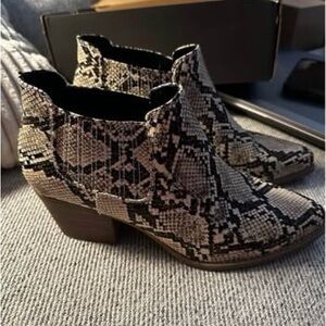 a.n.a Snakeskin Ankle Boots - Black and Cream